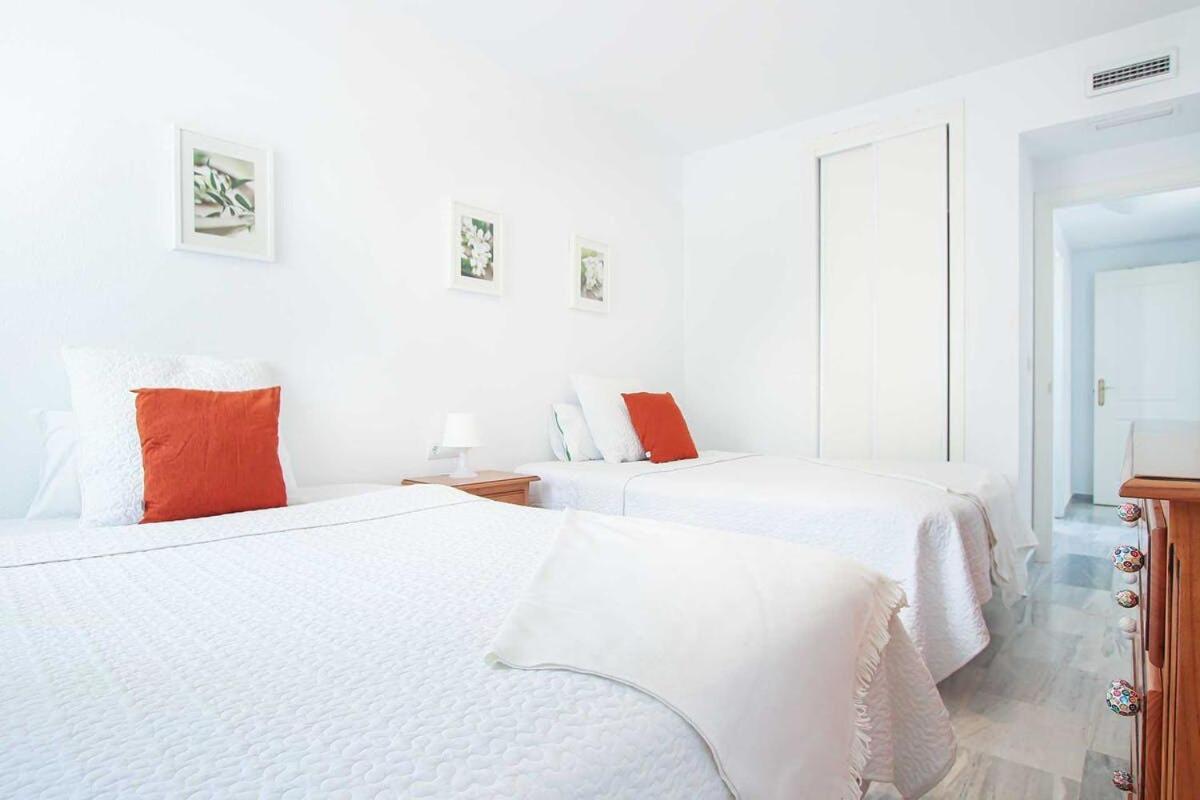 Ferienwohnung Precioso Atico En Cabopino - Marbella Exterior foto