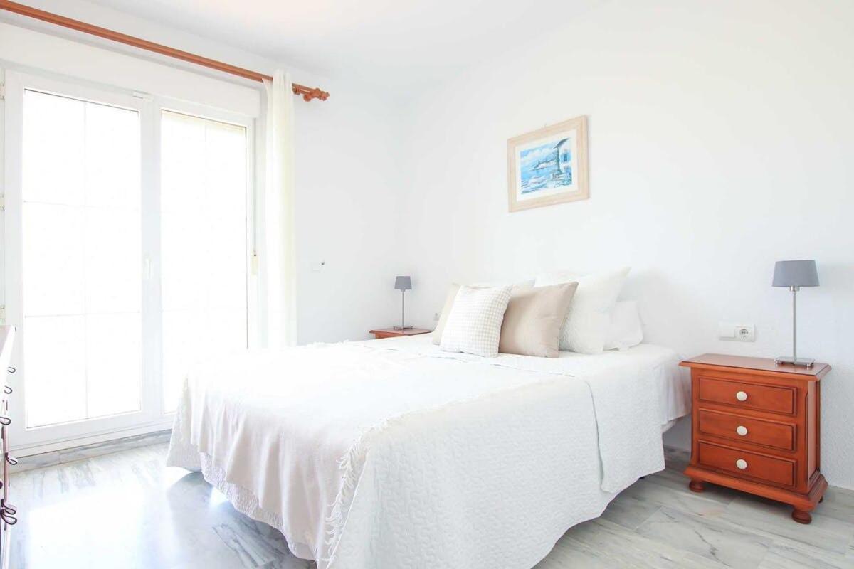 Ferienwohnung Precioso Atico En Cabopino - Marbella Exterior foto